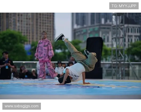 广州街舞队的文化认同与艺术表达:街舞在城市生活中的意义探讨 广州街舞队的文化认同与艺术表达:街舞在城市生活中的意义探讨