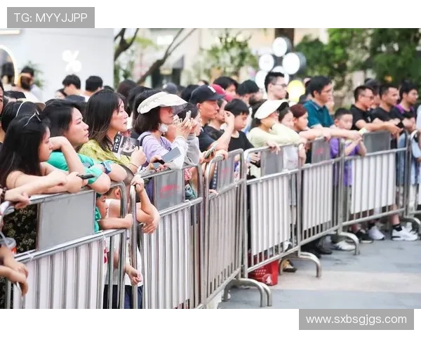 街舞战术解析：上海街舞队包夹体系的战术运用与团队协作探讨