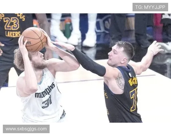 森林狼与骑士的激烈对决谁能在这场比赛中笑到最后