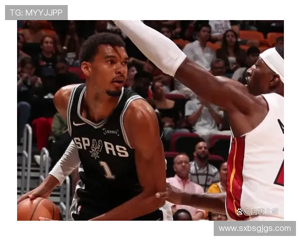 热火与马刺季后赛第六场对决精彩回顾与赛后分析 热火与马刺季后赛第六场对决精彩回顾与赛后分析