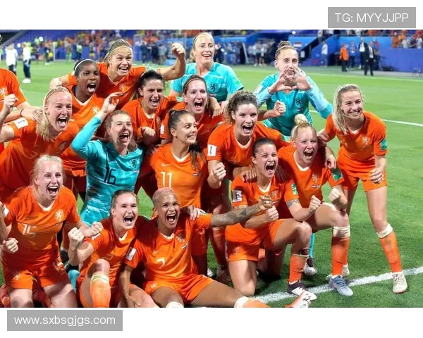 荷兰女足与加拿大女足激战正酣谁能在国际赛场上笑到最后