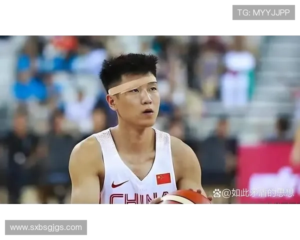 高诗岩：从篮球新星到职业生涯的辉煌转折点探索与成长之路