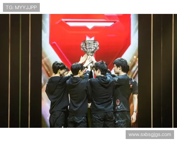 IG战队在王者荣耀中的节奏起伏与战术调整分析 IG战队在王者荣耀中的节奏起伏与战术调整分析