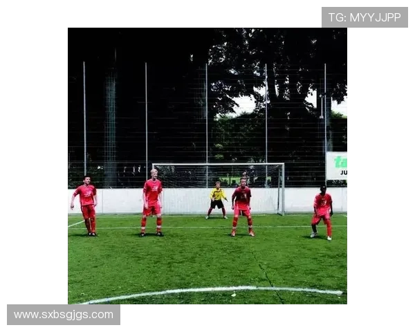 杭州足球队中路突破战术解析与实战应用研究